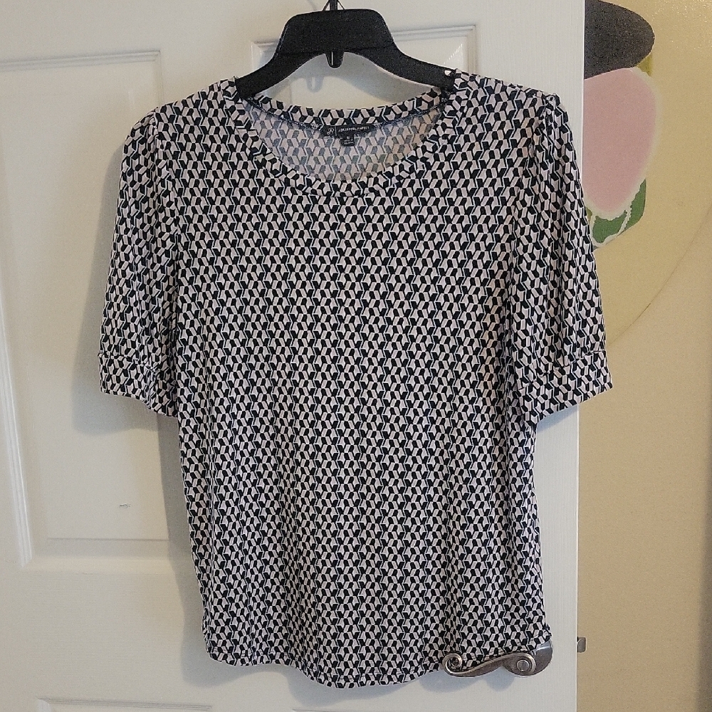 Adrianna Papell SzMed Elegant short sleeve Black,White, Teal Geometric Blouse - Picture 1 of 5